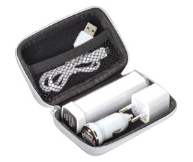 Reisset- Powerbank, stekker en USB charger